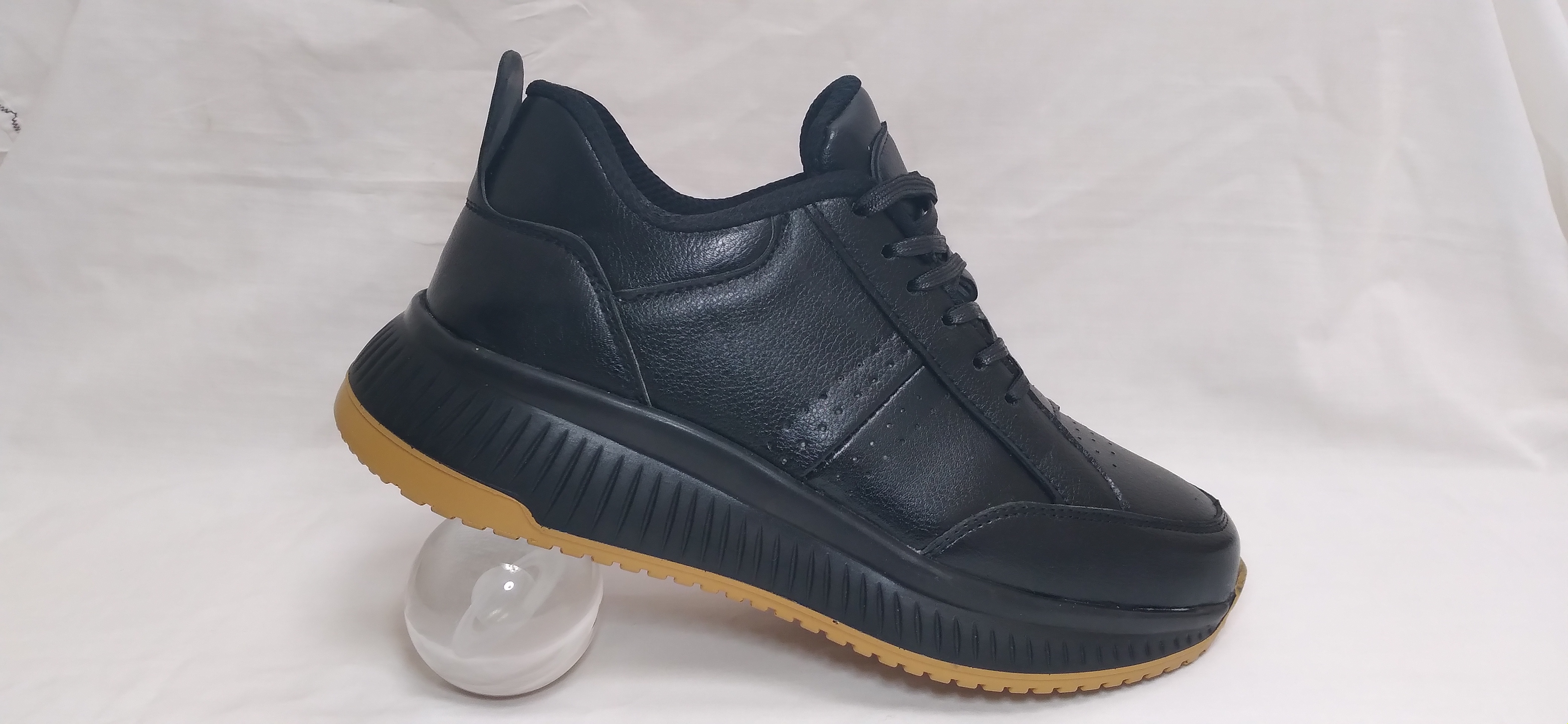 کتونی اسپرت مردانه تمام چرم مشکی کد 106