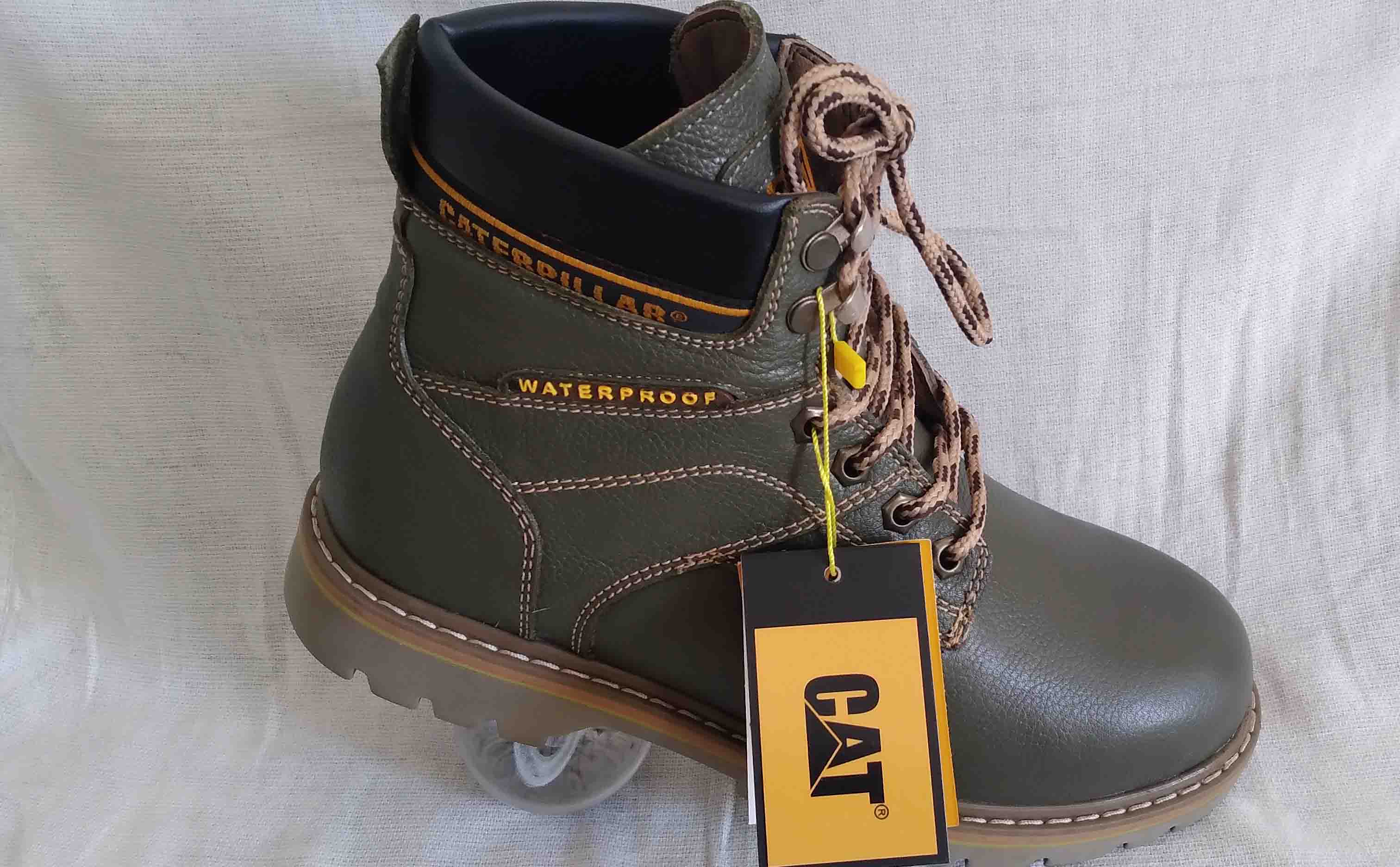 تیم مردانه تمام چرم کاترپیلار رنگ سبز کد 114