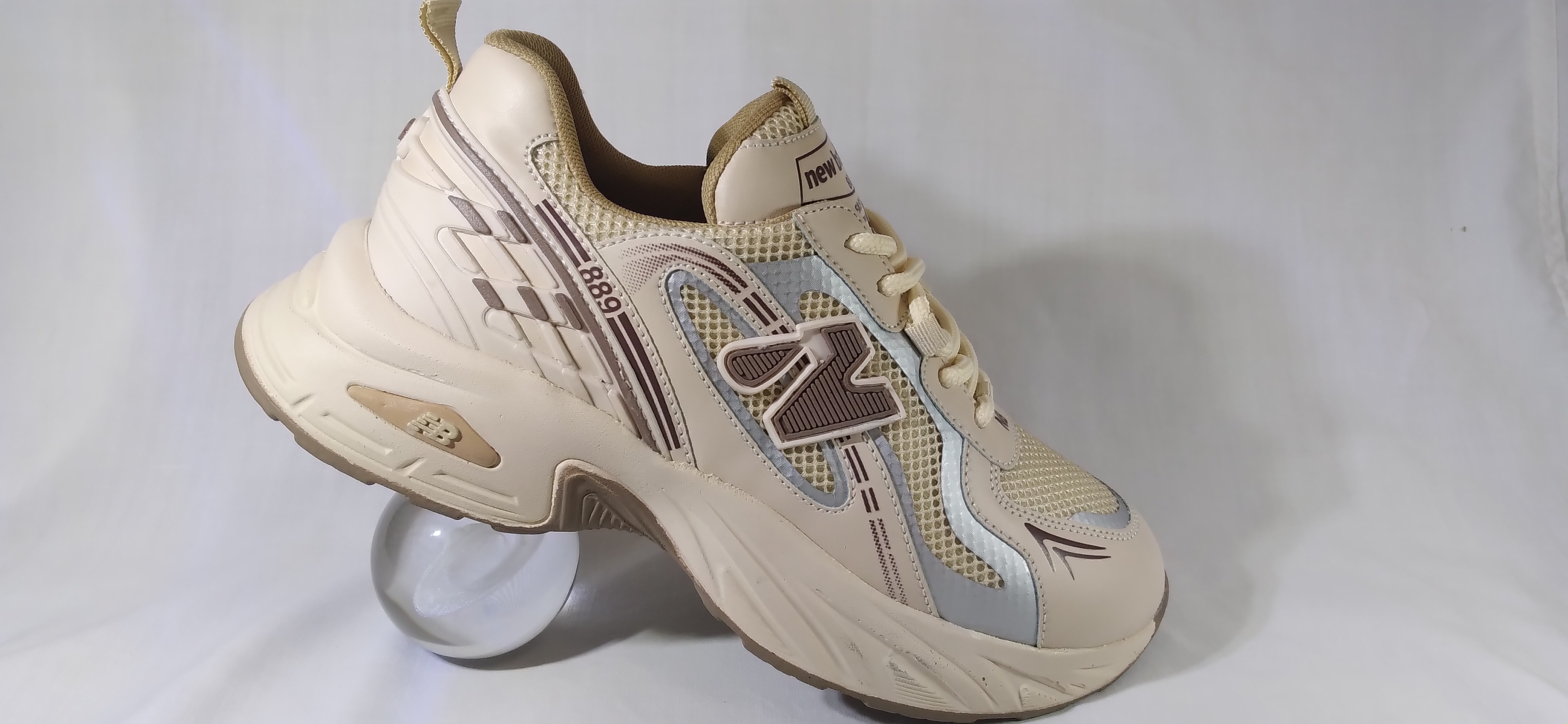 کتونی نیوبالانس کرم