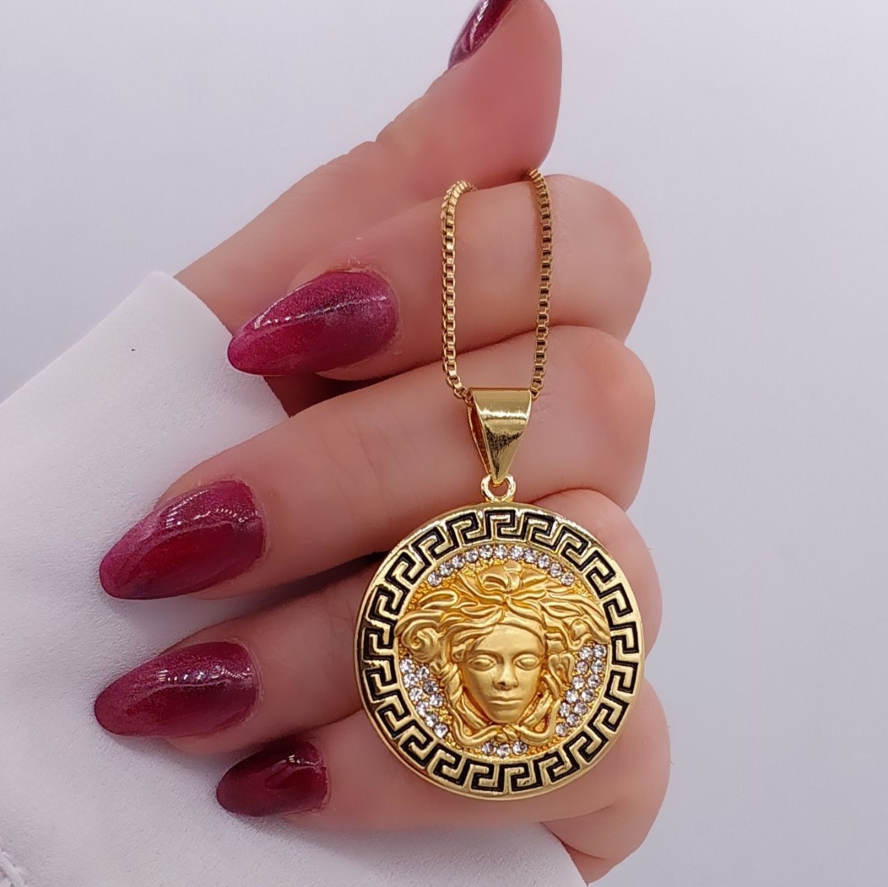 پلاک طرح ورساچ نگیندارو رنگ اصلی