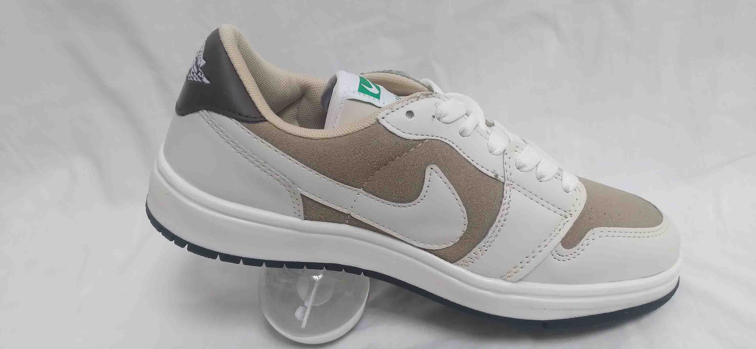 کتونی نایک جردن تراویس سفید قهو ه ای کد 143