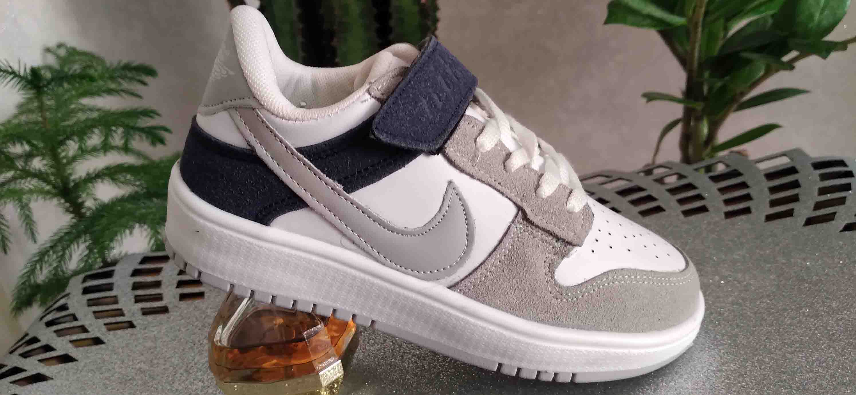 کتونی جردن وان سفید طوسی کد262