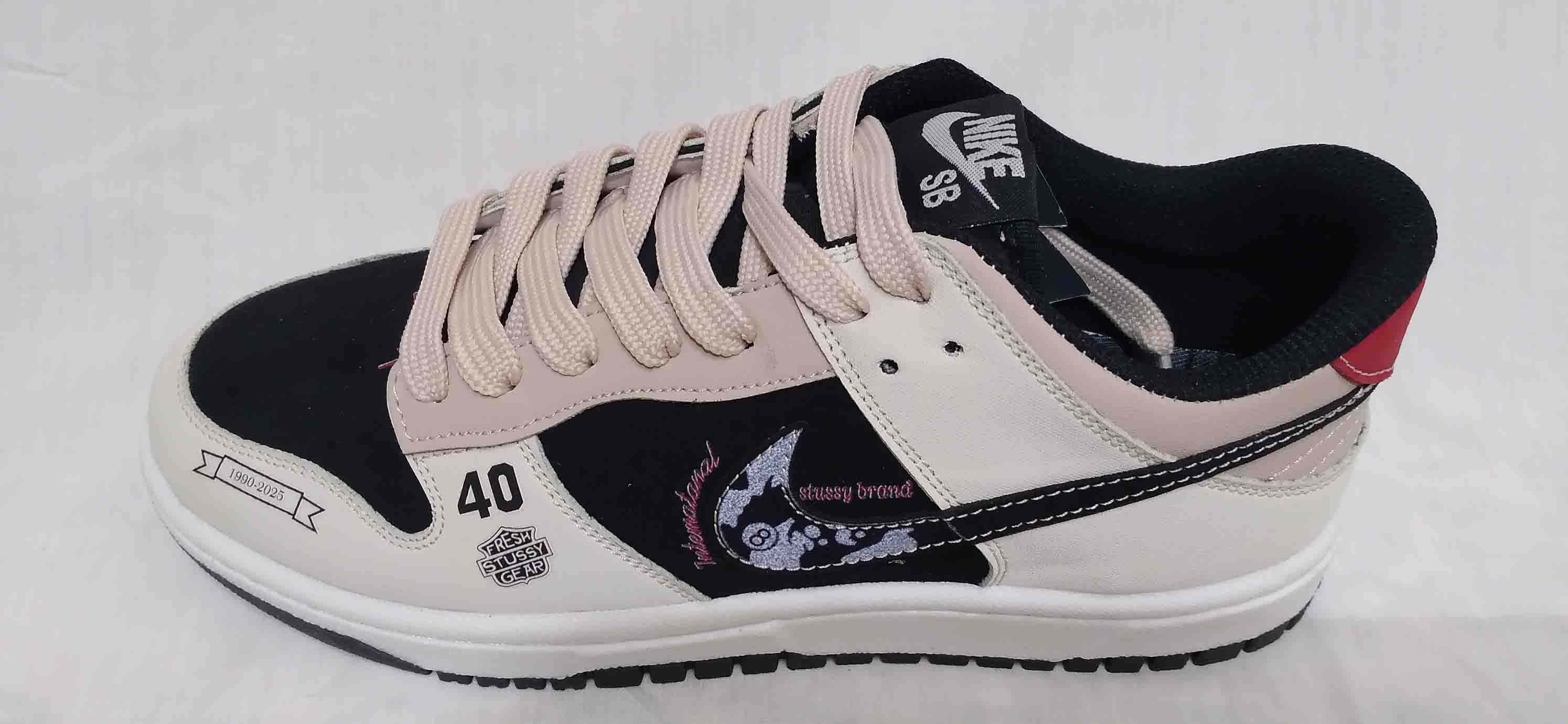 کتونی نایک اس بی داانگ کرم مشکی کد186