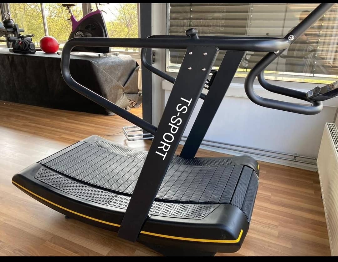 تردمیل باشگاهی بدن موتور مدل 1007 برن touchsports