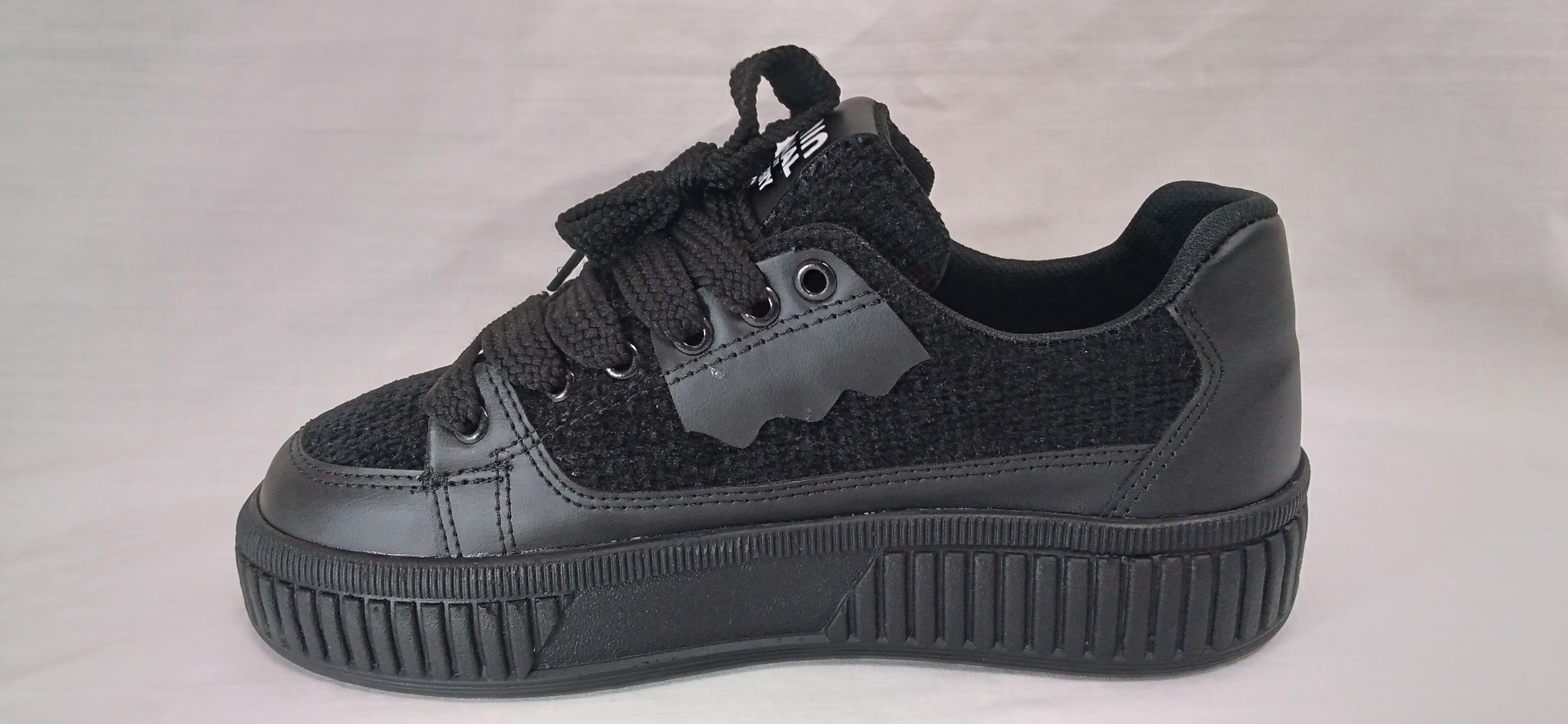 کفش دخترانه ونس اسپرت  کنفی مشکی کد108